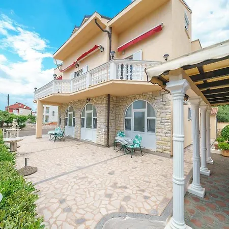 Antovesa Guest house 4*