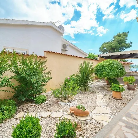 Antovesa 4*