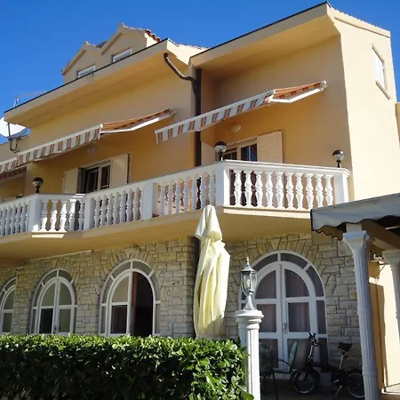 Guest house Antovesa 4*